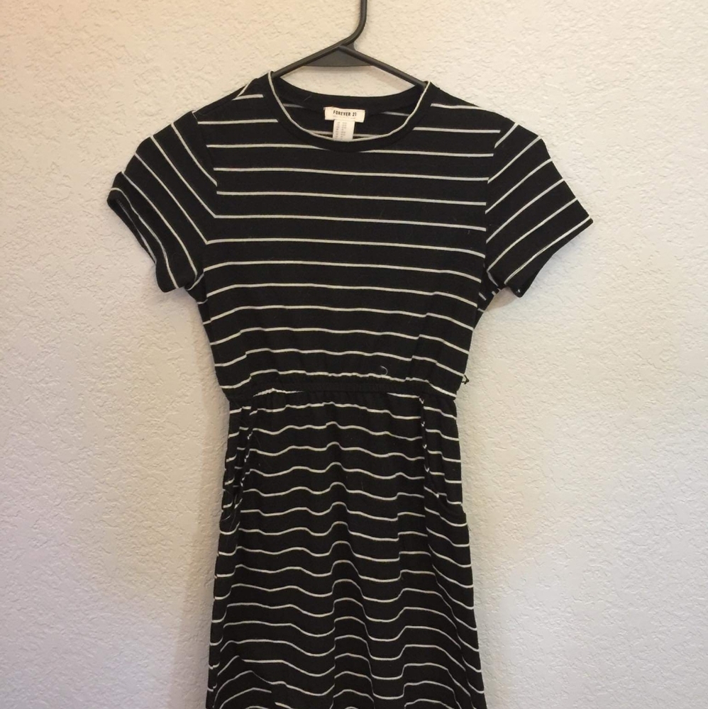 Striped pocketed dress